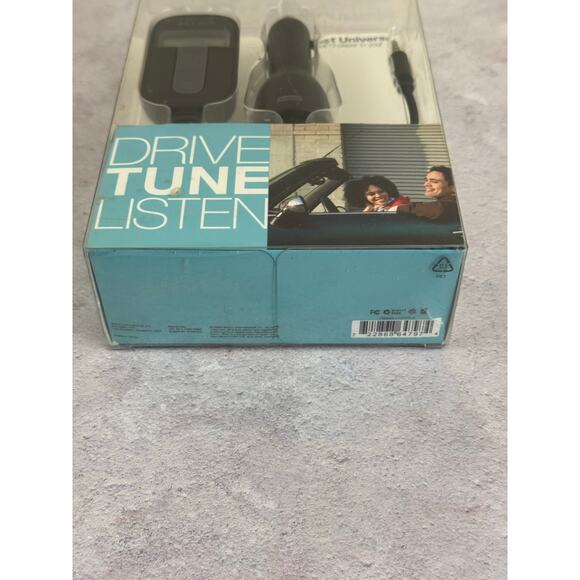 Belkin Tunecast Auto Universal Adapter FM Transmitter F8M066 - Black - Picture 2 of 8